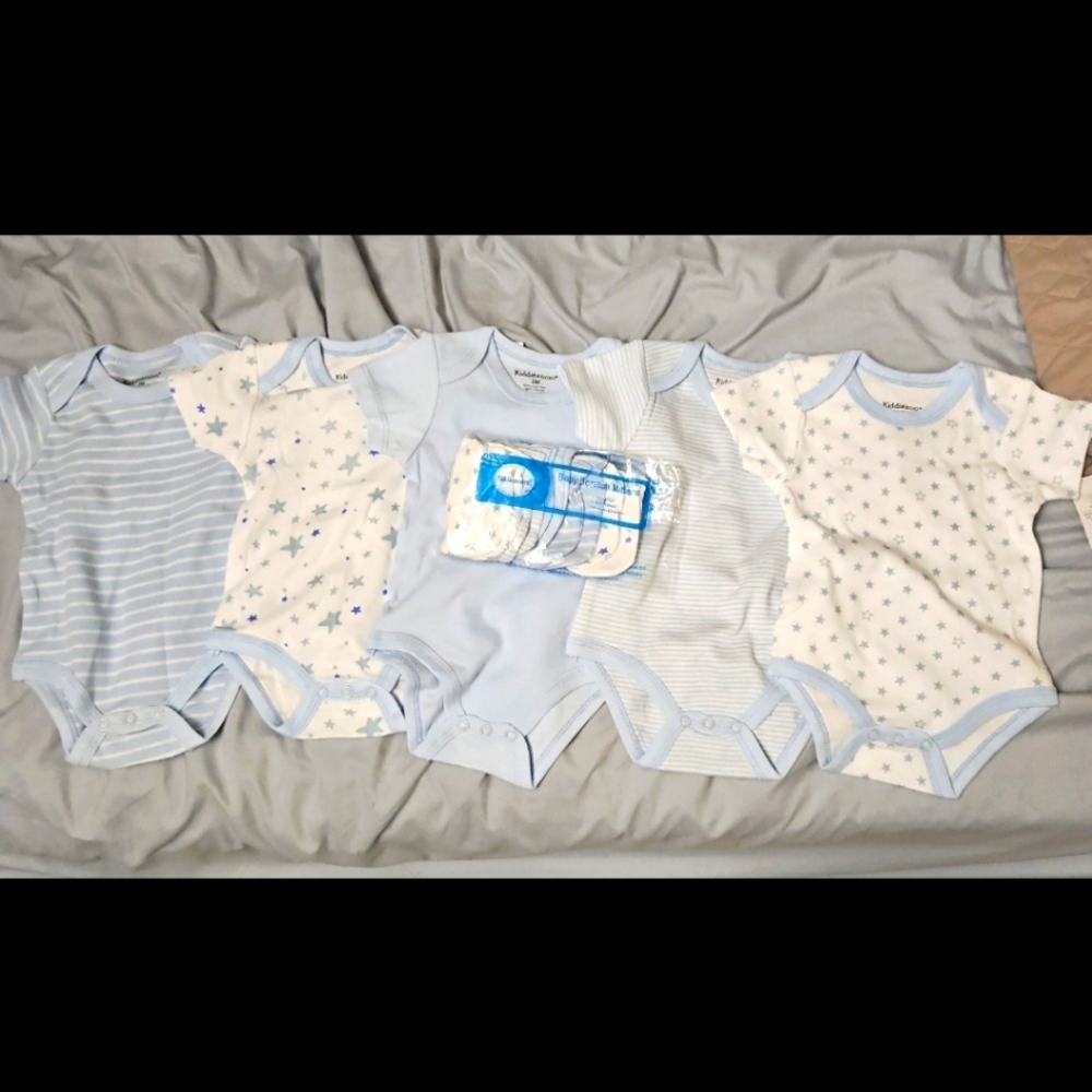NEW Baby Clothes 3 Months Kiddiezoom 5-Piece Bundle with mitts, beanie, cap